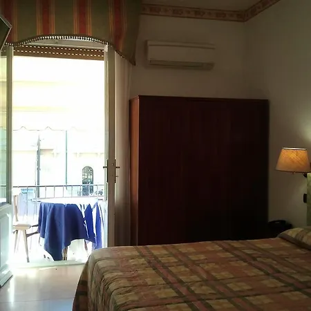 Ely Отель Виареджо