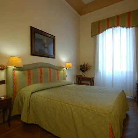 Ely Отель Виареджо