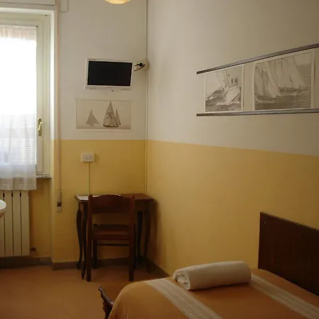 Ely 2* Виареджо