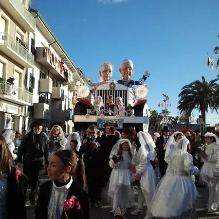 Szálloda Ely Viareggio