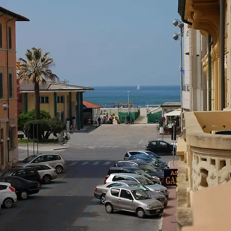 Szálloda Ely Viareggio